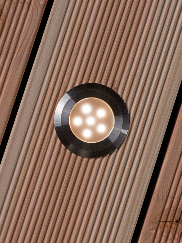 Einbauleuchte Sirius Warmweiss in Holz verbaut von oben