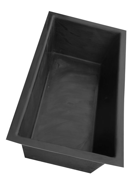 Eckiges Teichbecken aus GFK mit 1.200 Liter Fassungsvermögen in Schwarz