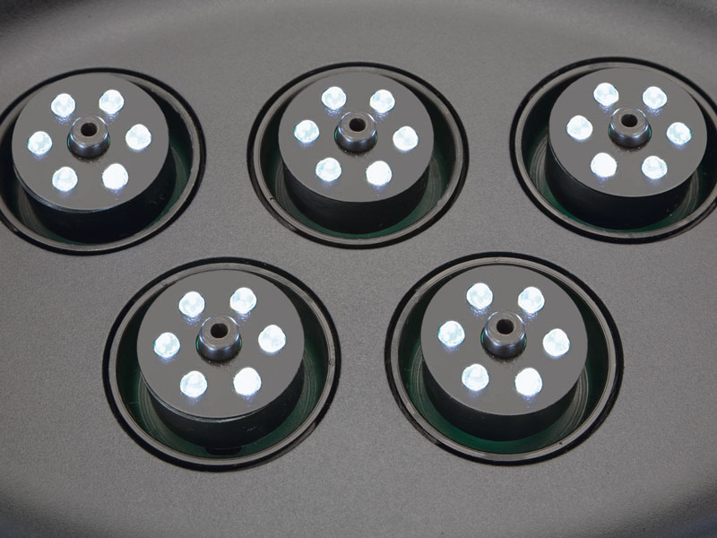 Nahaufnahme der Duesen des Wasserspiels Water Starlet