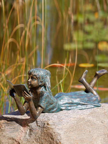 lara-bronze Bronzefigur Lara die Leseratte (Art.Nr. 88847)