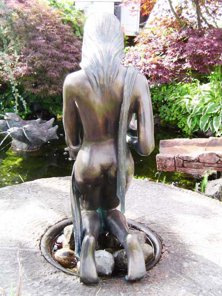 Bronzefigur Noèlle klein (Art.Nr. 88279)