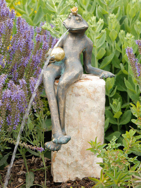 Bronzefigur Froschkönig Gunter (Art.Nr. 88765)