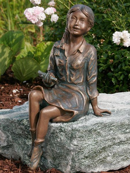 Bronzefigur Emily klein (Art.Nr. 88716)